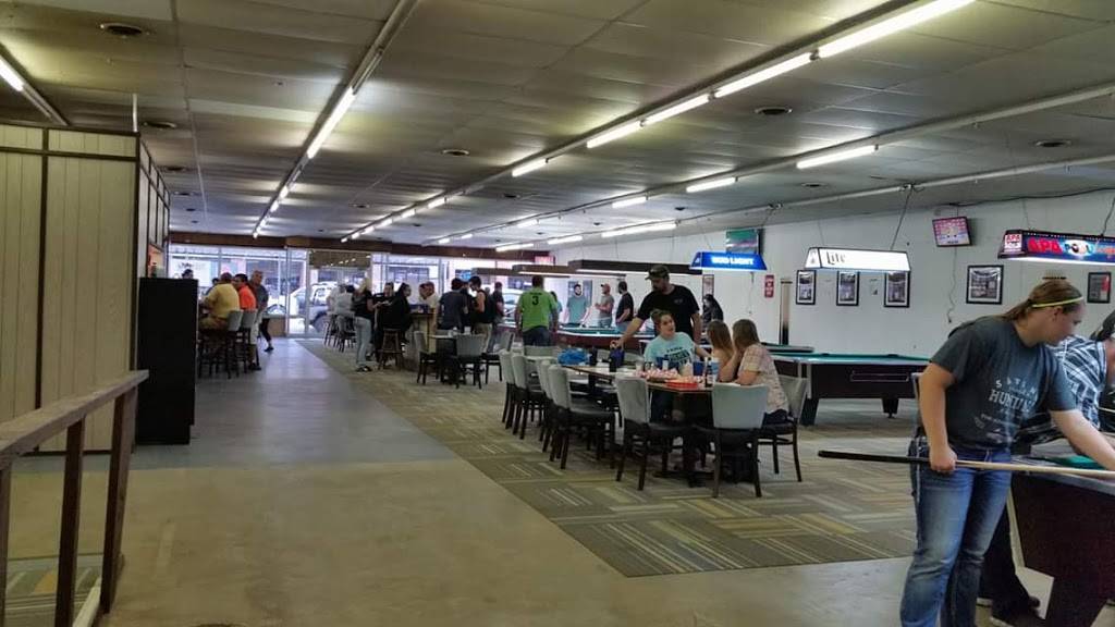 Padgetts Place Bar and Grill | restaurant | 215 S Alvarado Ave, Belle, MO 65013, USA | 5738593377 OR +1 573-859-3377