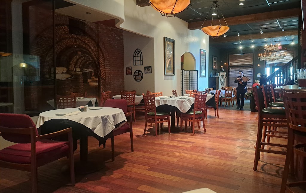 Romas Italian Restaurant | restaurant | 216 N Main St, Hutchinson, KS 67501, USA | 6205002222 OR +1 620-500-2222