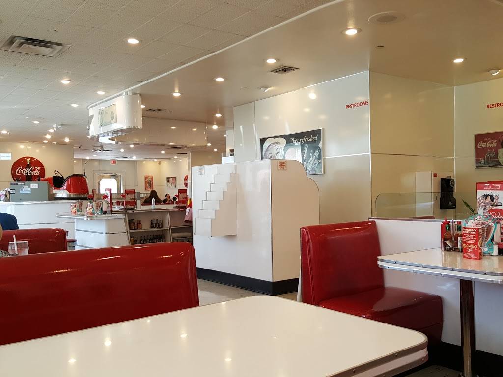 Rubys Diner | restaurant | 10109 Whittwood Dr, Whittier, CA 90603, USA | 5629477829 OR +1 562-947-7829