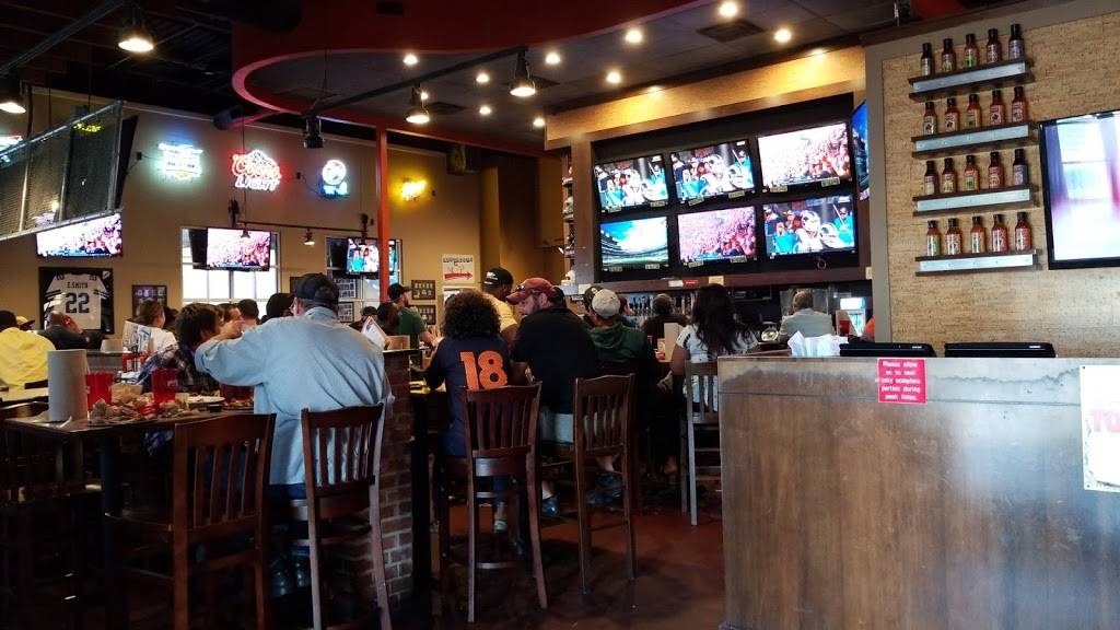 Pluckers Wing Bar | restaurant | 3000 E Central Texas Expy, Killeen, TX 76543, USA | 2545019464 OR +1 254-501-9464