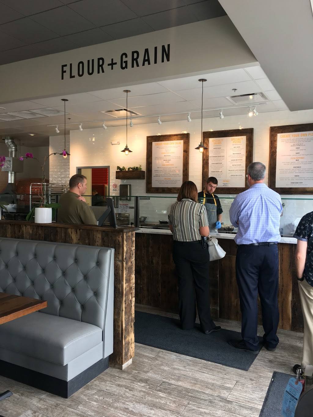 Woodgrain Pizzeria | restaurant | 19 West Ogden Avenue, Westmont, IL 60559, USA | 6304130126 OR +1 630-413-0126