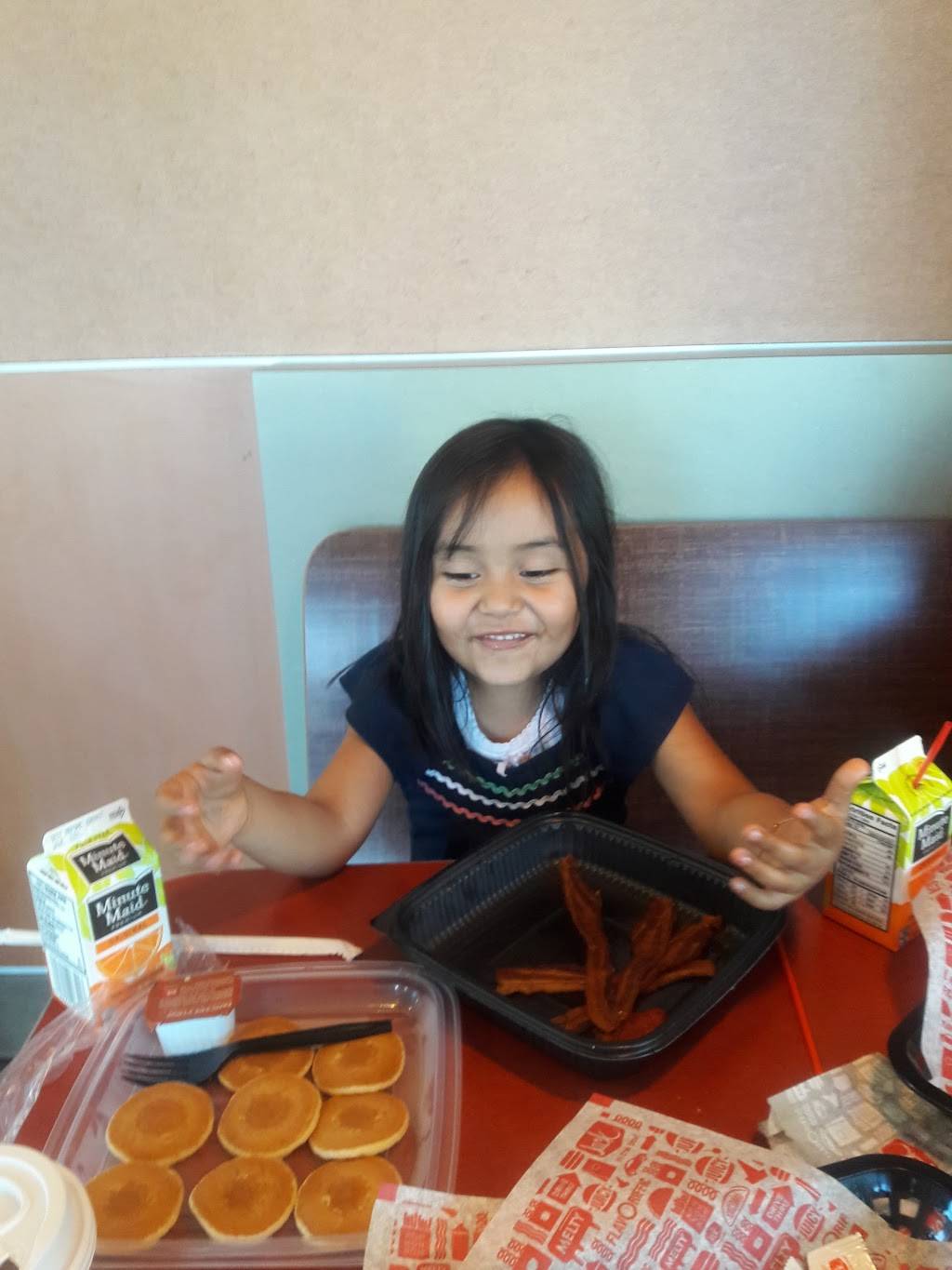 Jack in the Box | restaurant | 1490 W Winton Ave, Hayward, CA 94545, USA | 5102641812 OR +1 510-264-1812