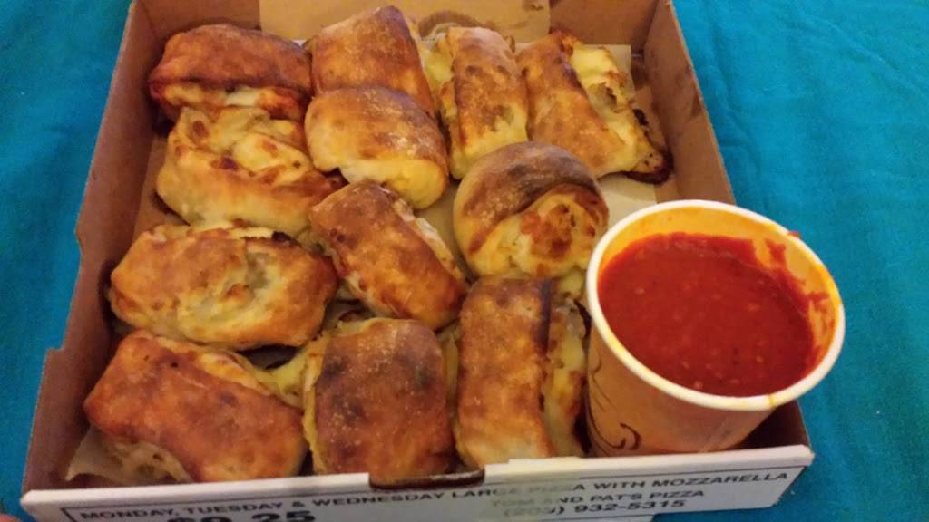 Tom & Pats Pizza | restaurant | 9 Prospect Ave, West Haven, CT 06516, USA | 2039325315 OR +1 203-932-5315