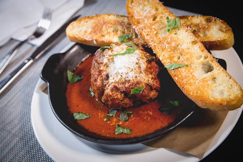 Michael Jordans Restaurant | cafe | 1225 22nd St, Oak Brook, IL 60523, USA | 6308282932 OR +1 630-828-2932