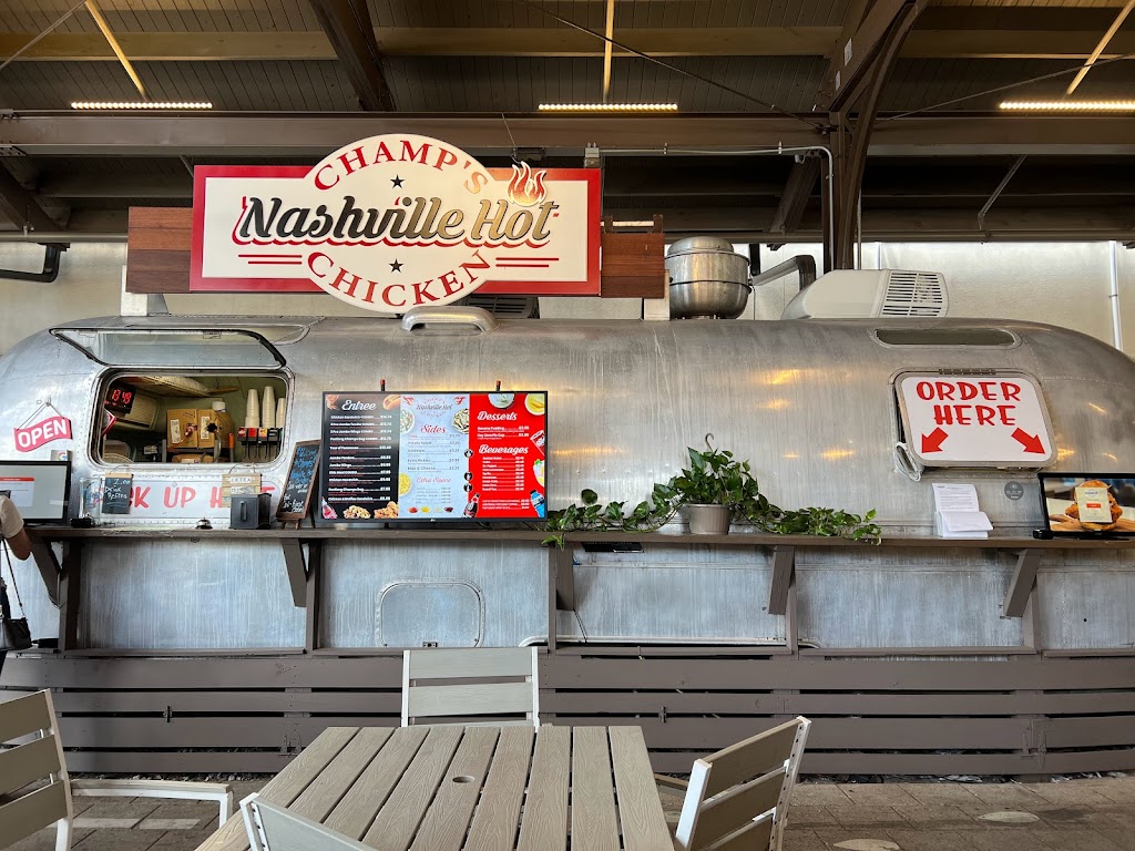 Champs Nashville Hot Chicken | restaurant | 501 S Palafox St, Pensacola, FL 32502, USA | 8507412838 OR +1 850-741-2838