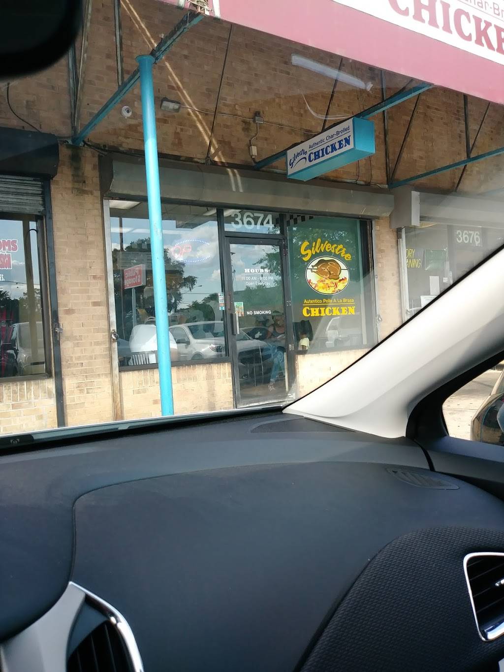 Silvestre Chicken | restaurant | 3674 St Barnabas Rd, Suitland-Silver Hill, MD 20746, USA | 3018992033 OR +1 301-899-2033