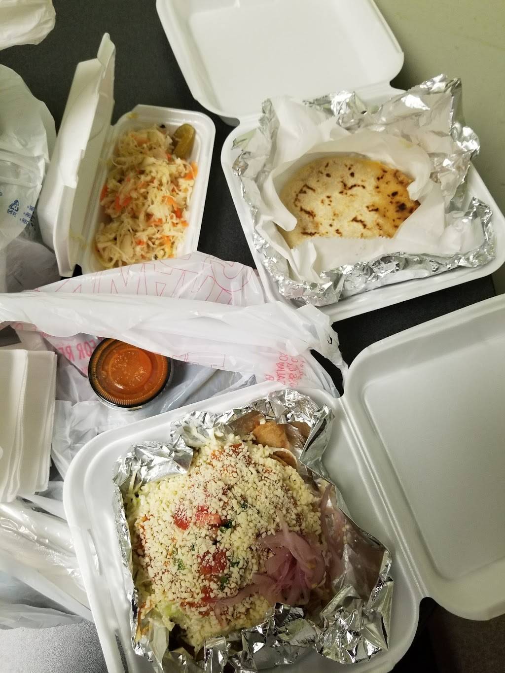 La Guanaquita | restaurant | 4231 Taylor Blvd, Louisville, KY 40215, USA | 5028221343 OR +1 502-822-1343