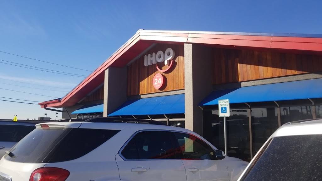 IHOP | restaurant | 2610 N International Pkwy, Terminal E, Gate 8, Dallas, TX 75261, USA | 9729736433 OR +1 972-973-6433