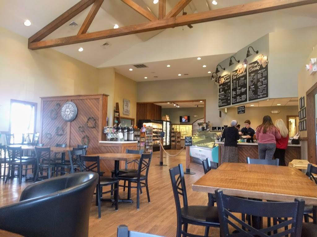 Fox Meadows Creamery | restaurant | 2475 W Main St, Ephrata, PA 17522, USA | 7177216455 OR +1 717-721-6455