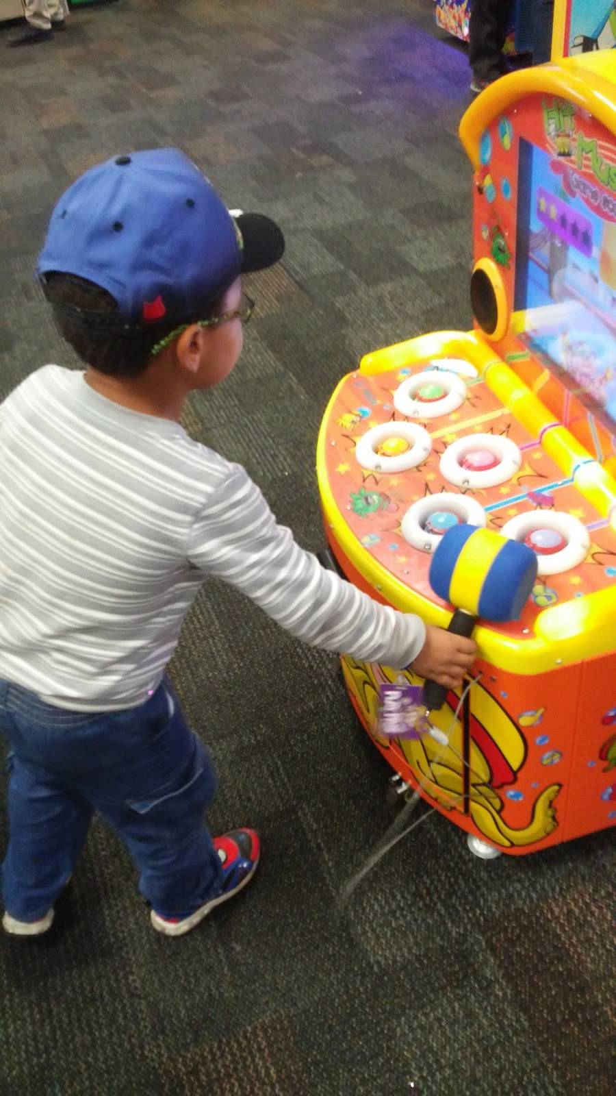 Chuck E. Cheese | restaurant | 132 Sack Blvd, Leominster, MA 01453, USA | 9784669779 OR +1 978-466-9779