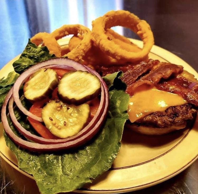 Dizs Cafe | restaurant | 860 Elm St, Manchester, NH 03101, USA | 6036062532 OR +1 603-606-2532