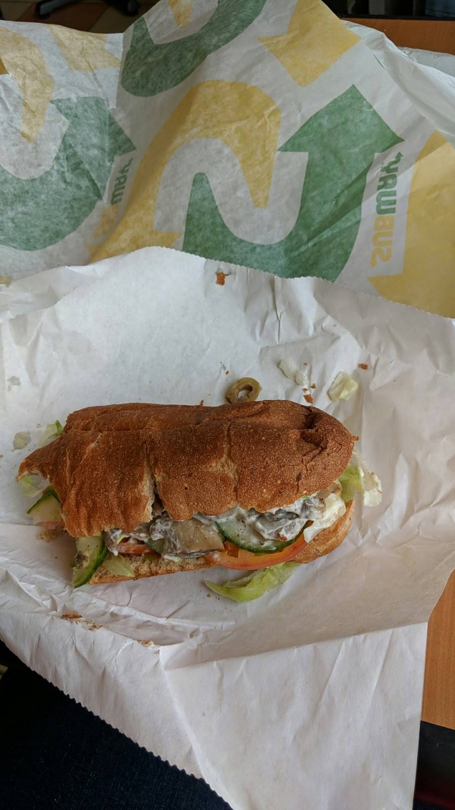 Subway | restaurant | 2430 Bloor St W, Toronto, ON M6S 1P9, Canada | 4167697827 OR +1 416-769-7827