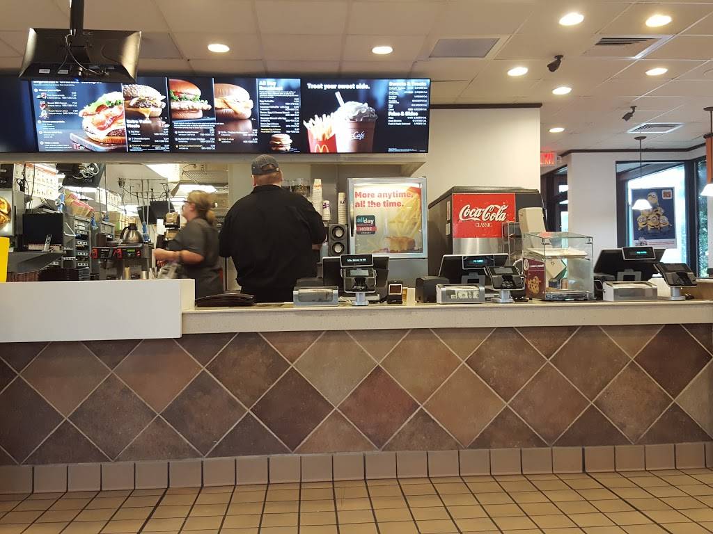 McDonalds | cafe | 1029 N Main St, Oregon, WI 53575, USA | 6088352279 OR +1 608-835-2279