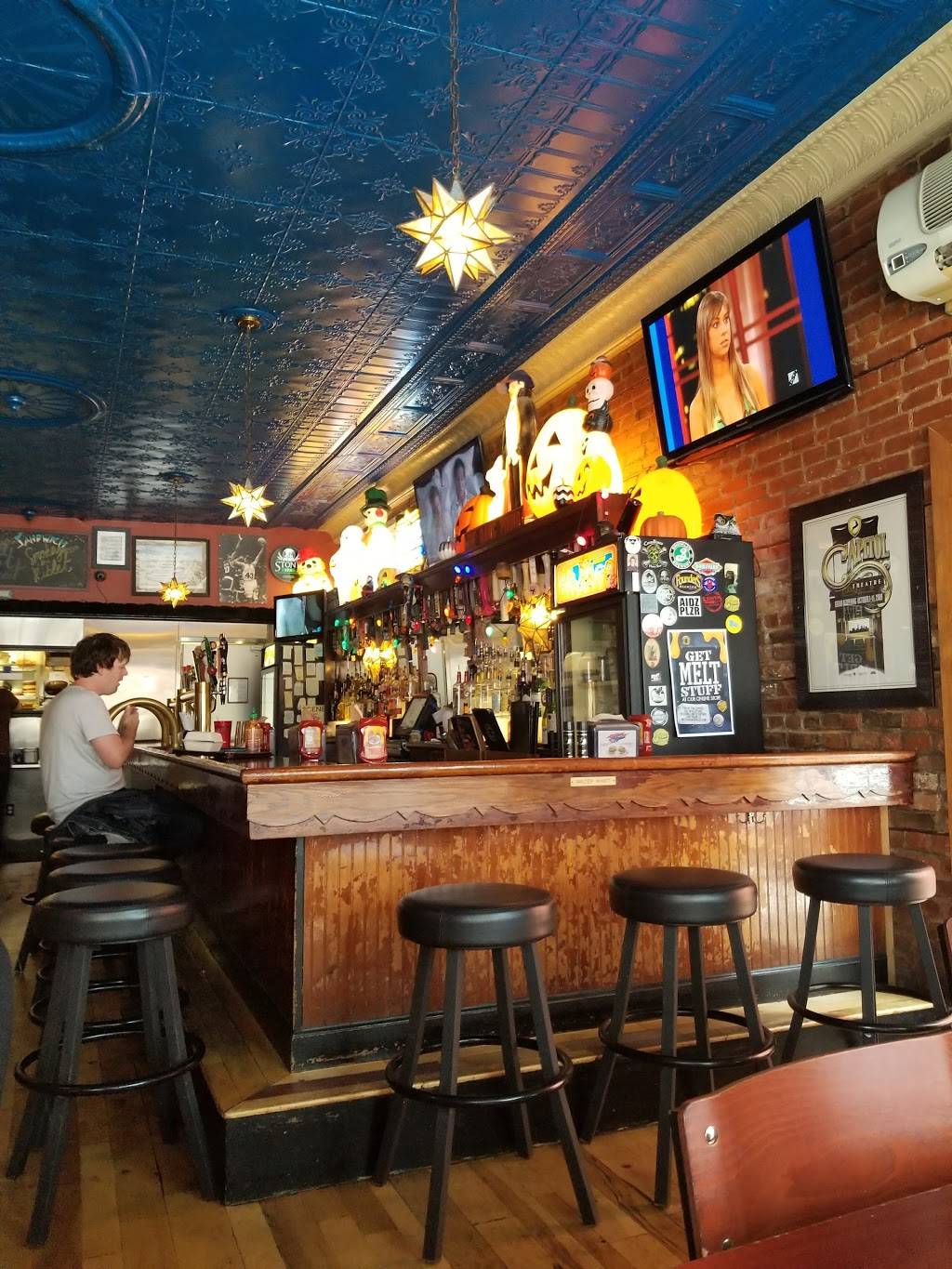 Melt Bar and Grilled | restaurant | 14718 Detroit Ave, Lakewood, OH 44107, USA | 2162263699 OR +1 216-226-3699