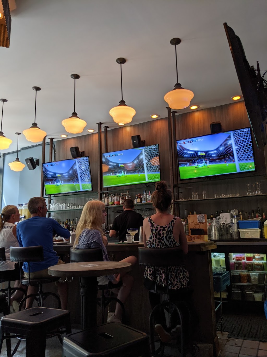 Bodega 88 | restaurant | 573 Columbus Ave, New York, NY 10024, USA | 2127991602 OR +1 212-799-1602