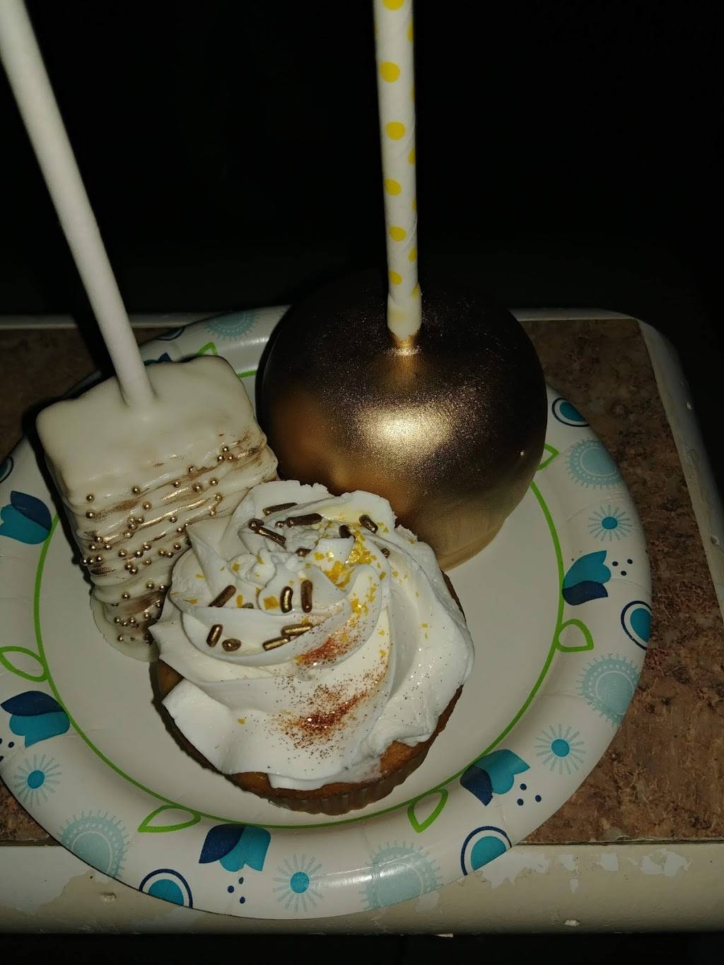 Dini’s Kitchen and Lounge | restaurant | 6320 Miramar Pkwy suite f, Miramar, FL 33023, USA | 7547031639 OR +1 754-703-1639