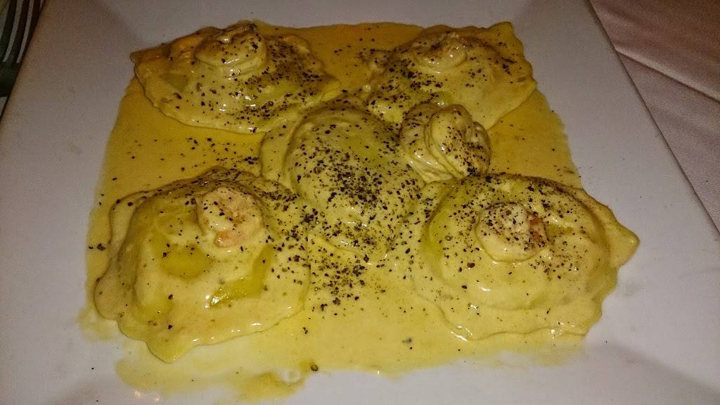 Bennys | restaurant | 199 Post Ave, Westbury, NY 11590, USA | 5169978111 OR +1 516-997-8111