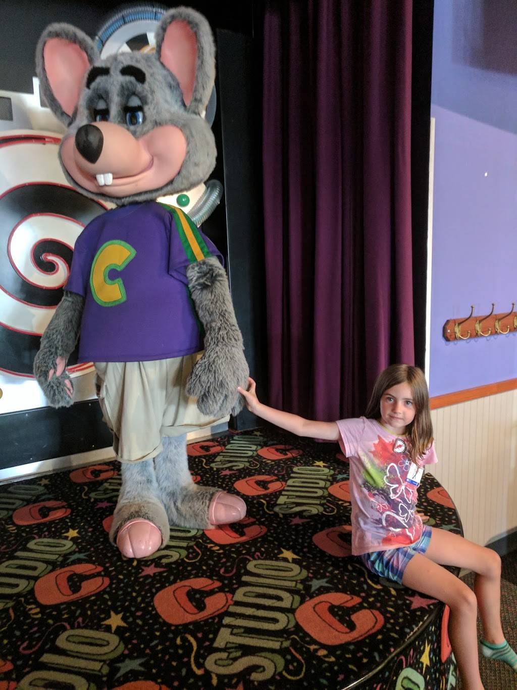 Chuck E. Cheese | restaurant | 4450 Walker Rd A, Windsor, ON N8W 3T5, Canada | 5199691014 OR +1 519-969-1014