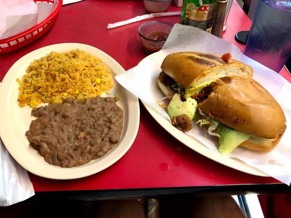 Chekos Mexican Restaurant & Bar | restaurant | 1304 W Koenig Ln, Austin, TX 78756, USA | 5124078480 OR +1 512-407-8480