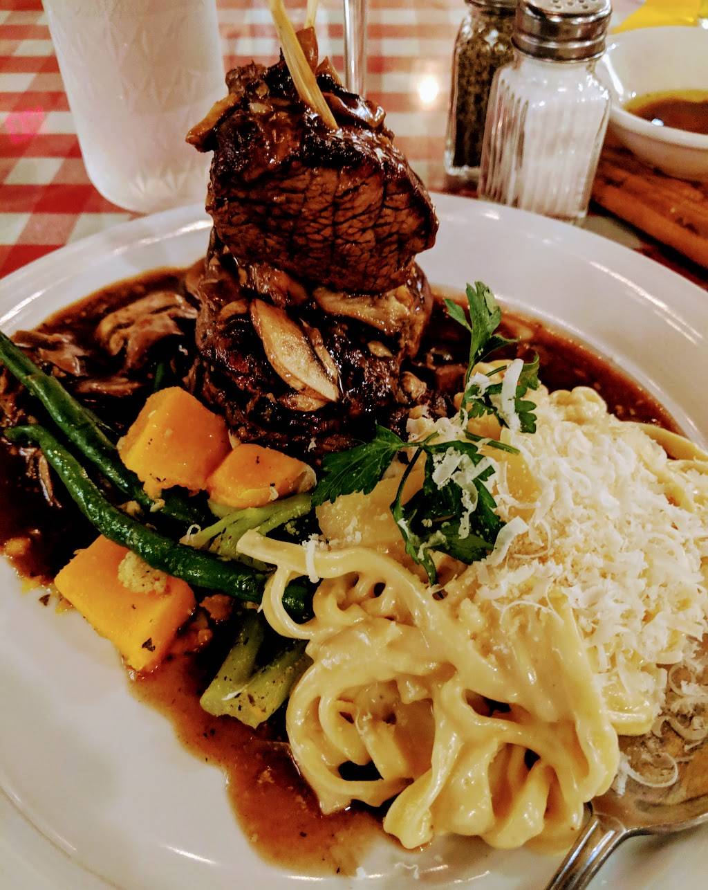 Nonnis Italian Bistro | restaurant | 831 Broadway St, Seaside, OR 97138, USA | 5037384264 OR +1 503-738-4264