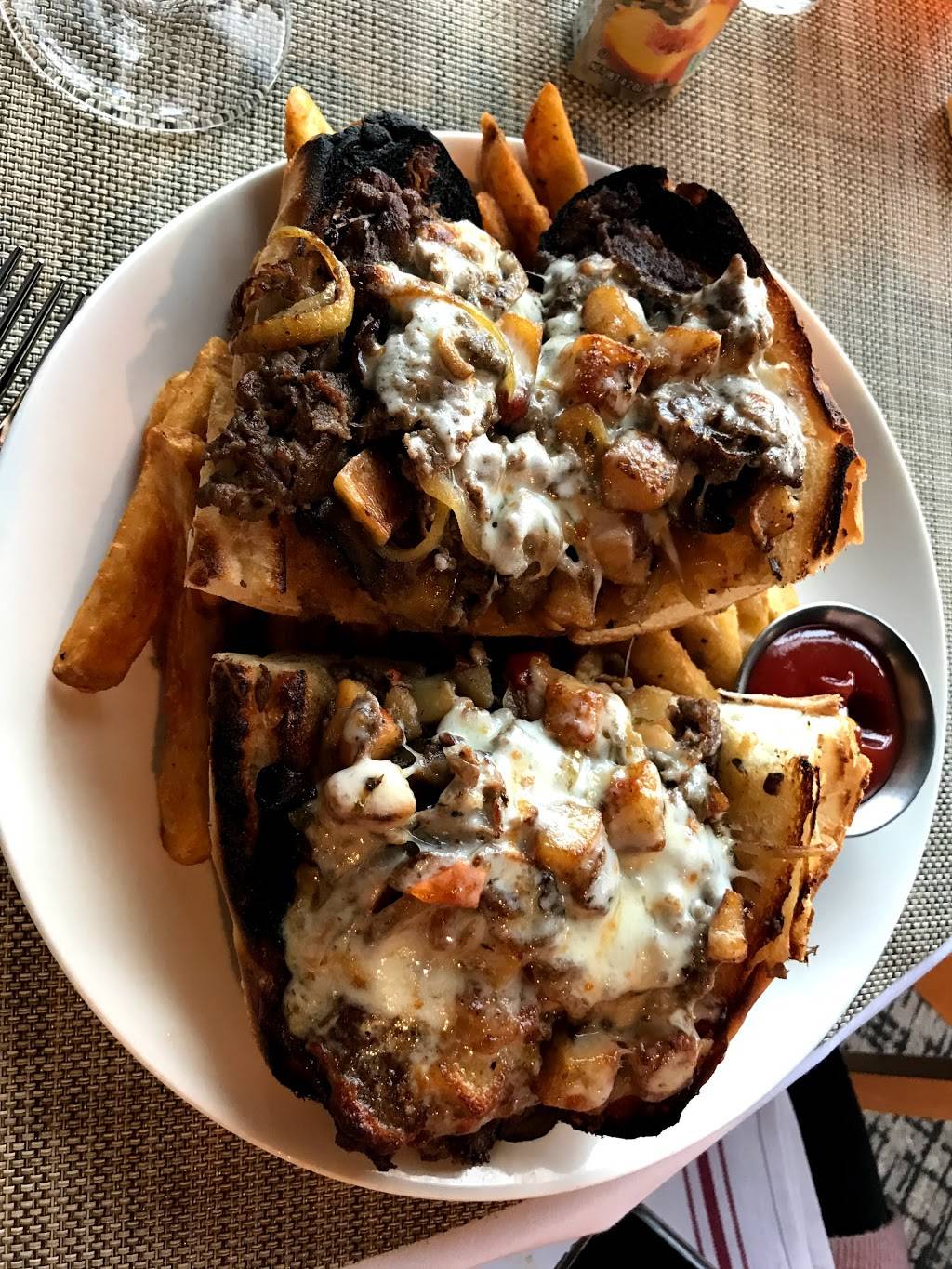 Kites - An American Grille | restaurant | 2 Chamonix Dr, Vernon Township, NJ 07462, USA | 8442177100 OR +1 844-217-7100