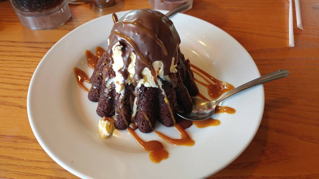 Chilis Grill & Bar | meal takeaway | 34710 N North Valley Pkwy, Phoenix, AZ 85086, USA | 6235804100 OR +1 623-580-4100