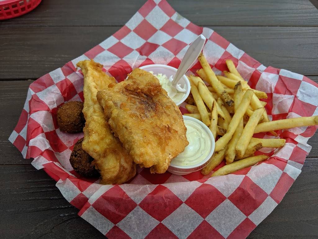 Scalawags Whitefish & Chips | restaurant | 226 E Central Ave, Mackinaw City, MI 49701, USA | 2314367777 OR +1 231-436-7777