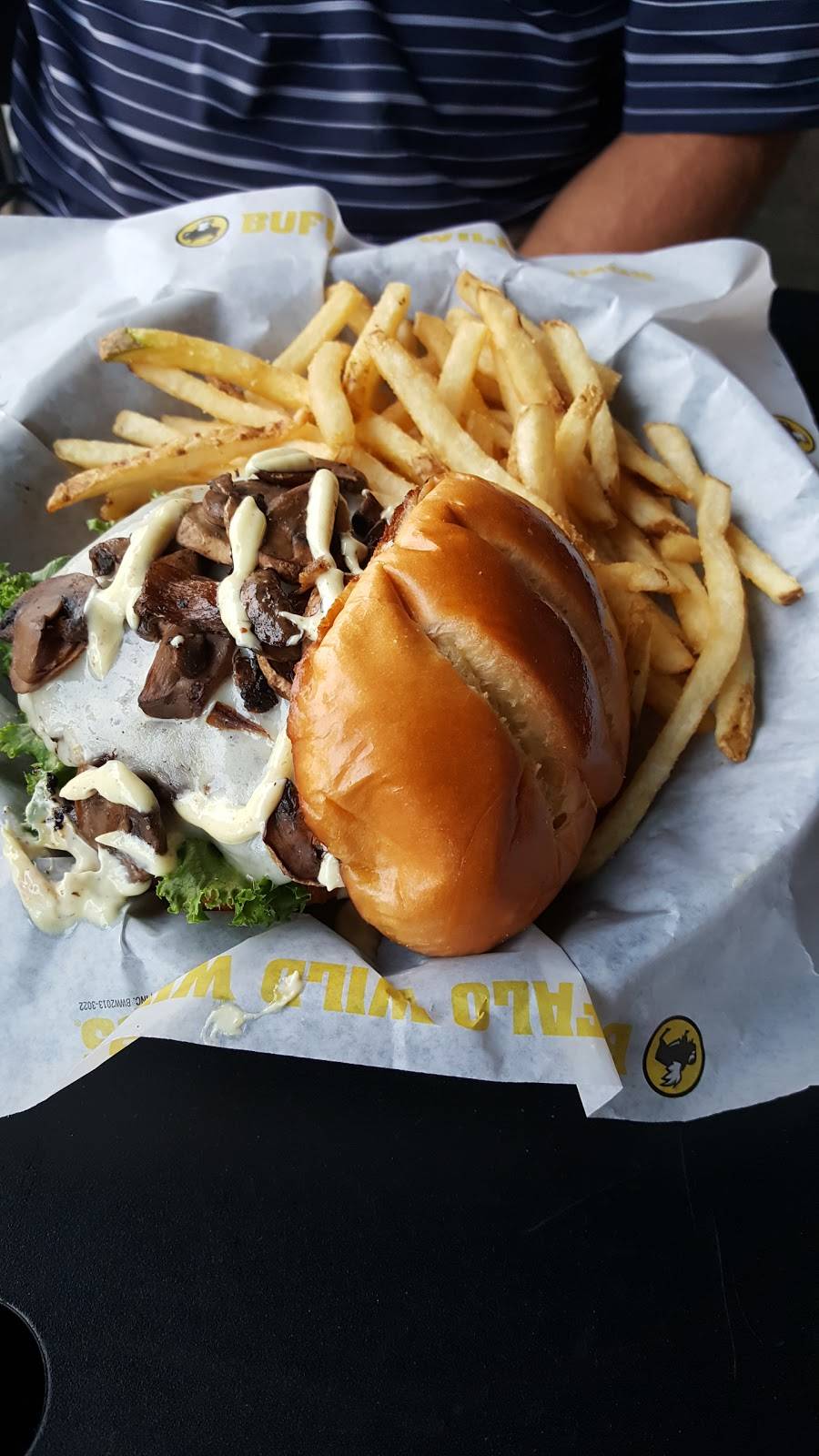 Buffalo Wild Wings | meal takeaway | 442 Northside Dr E, Statesboro, GA 30458, USA | 9122439260 OR +1 912-243-9260