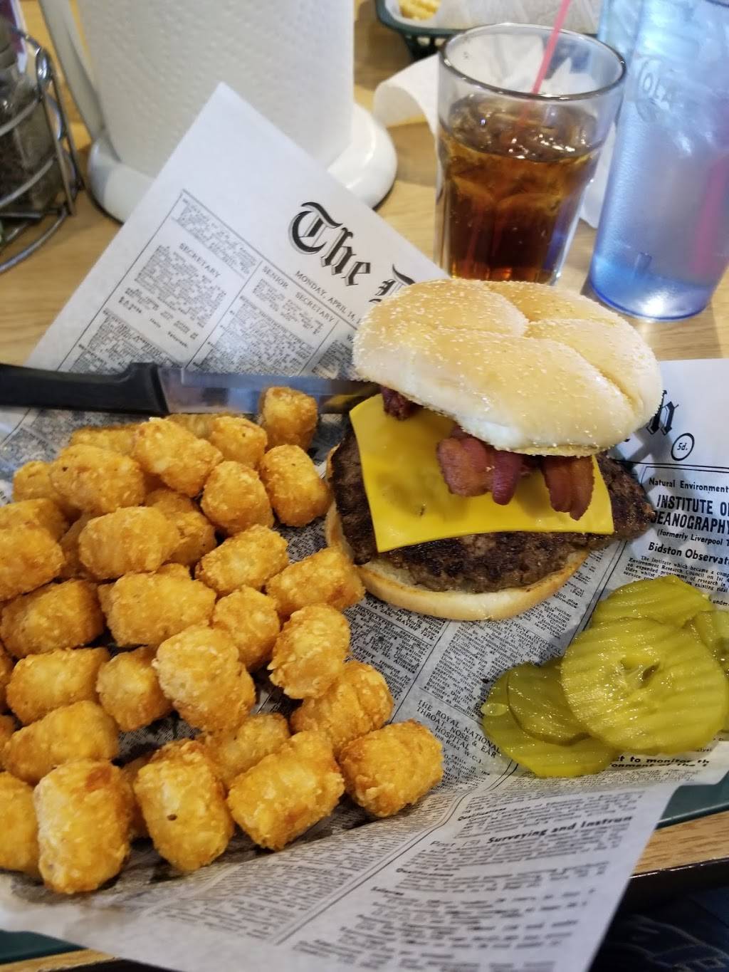 Eagles Nest | restaurant | 100 N 2nd St, Eagle Lake, MN 56024, USA | 5072579996 OR +1 507-257-9996