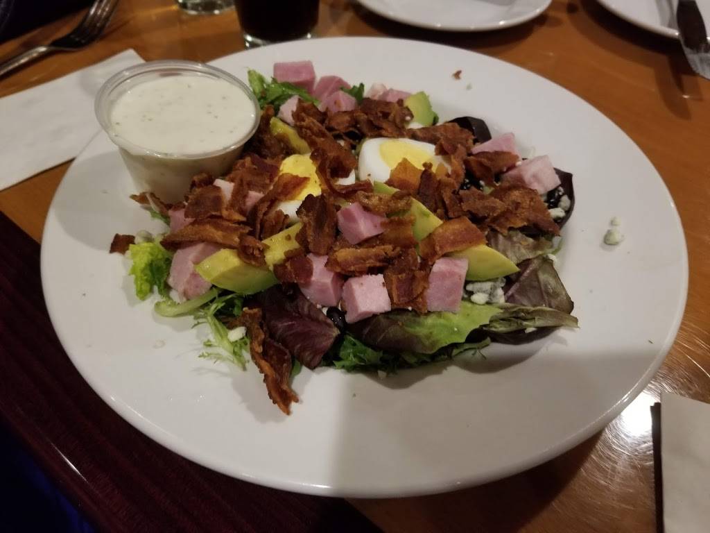 Grille on Main Restaurant & Bar | restaurant | 306 Main St, Douglas, MA 01516, USA | 5084765661 OR +1 508-476-5661