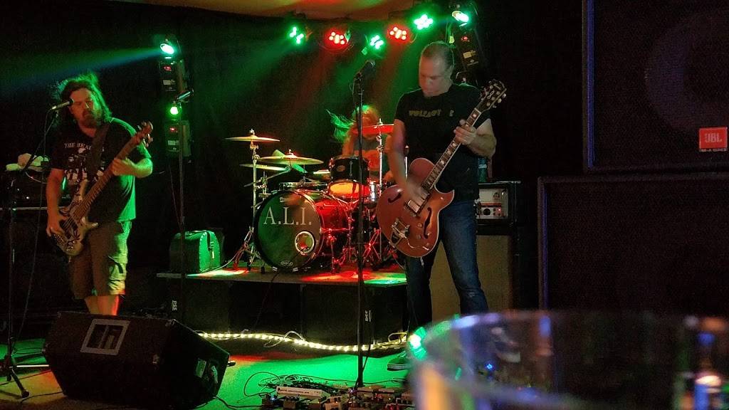 Millwoods Sports Bar and Grill | restaurant | 1826 W Pearce Blvd, Wentzville, MO 63385, USA | 6363320556 OR +1 636-332-0556