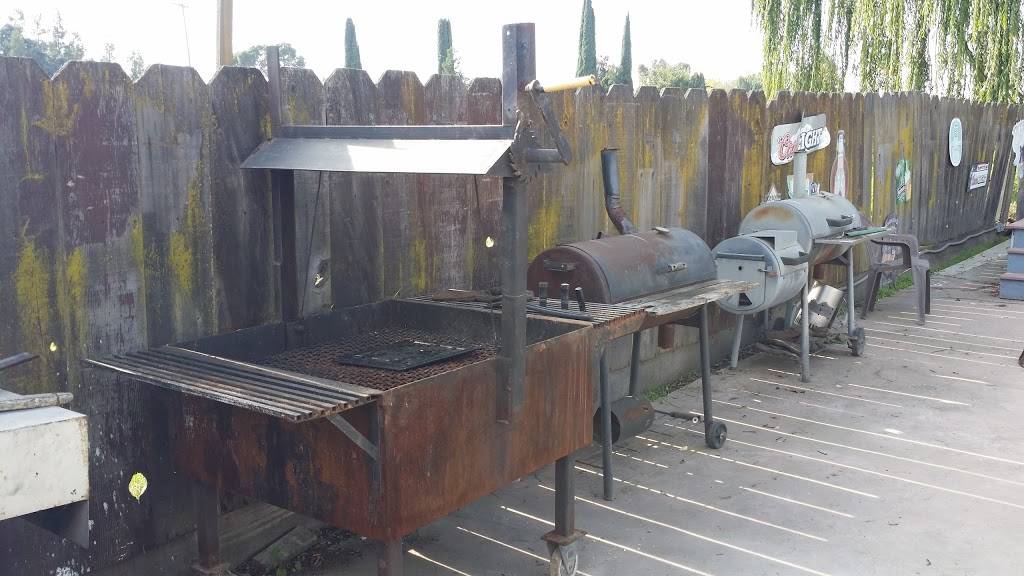 Shivelys Bar & Grill | restaurant | 10461 Valley Home Rd, Oakdale, CA 95361, USA | 2098472877 OR +1 209-847-2877