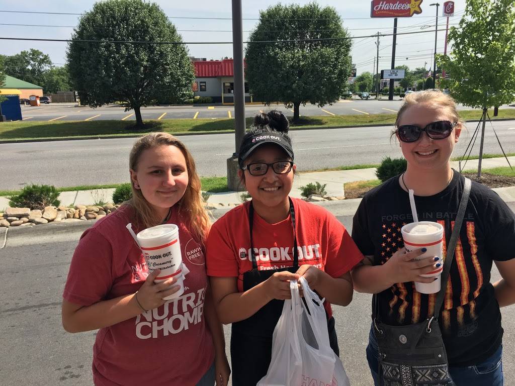 Cook Out | restaurant | 107 Legends Dr, Lebanon, TN 37087, USA | 8665470011 OR +1 866-547-0011