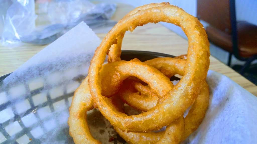 Smokin B | restaurant | 502 E Poplar St, Beecher City, IL 62414, USA | 6184875155 OR +1 618-487-5155