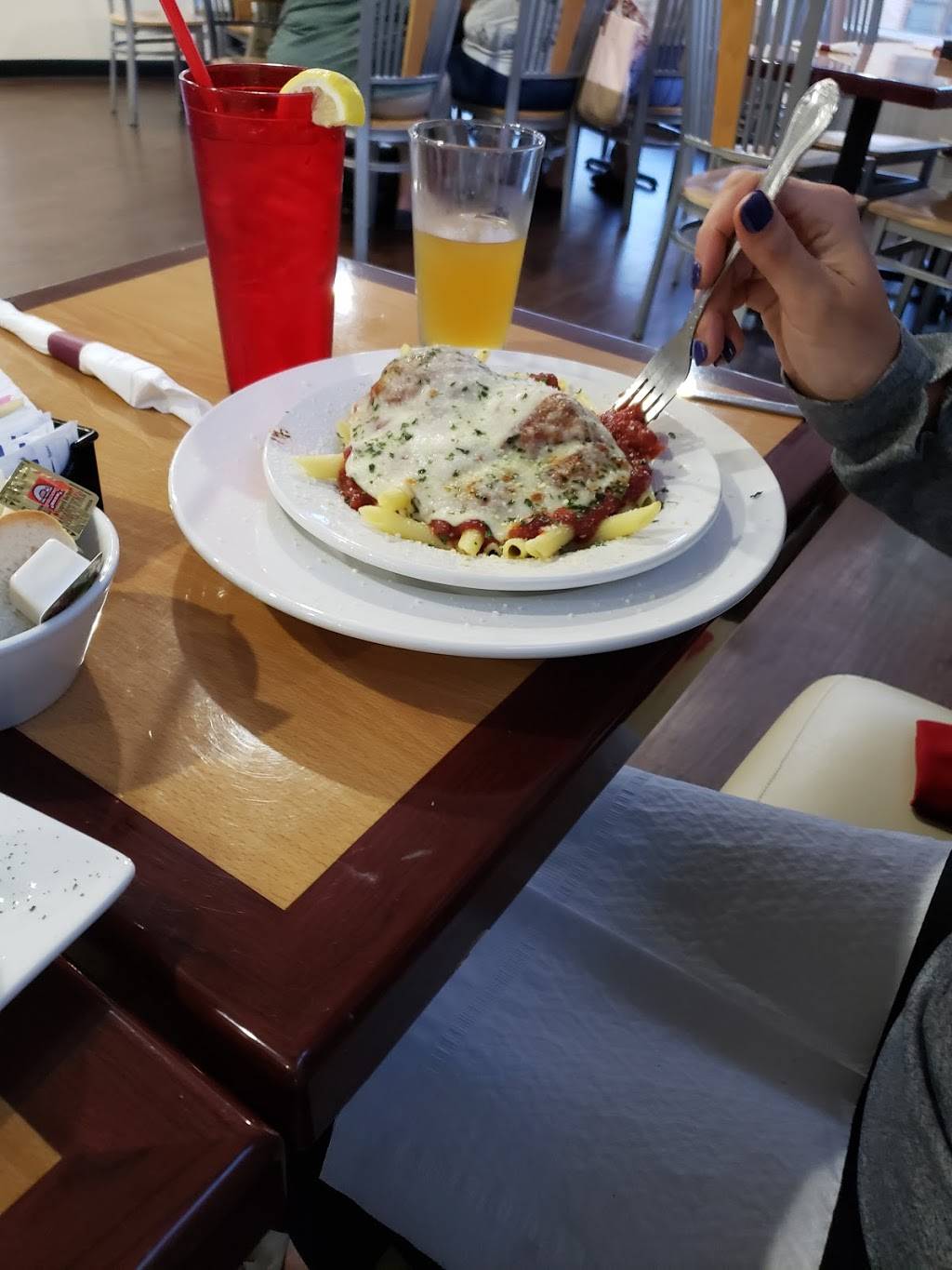 Decaro’s | restaurant | 602 East W 3rd St, Alton, IL 62002, USA | 6184339999 OR +1 618-433-9999