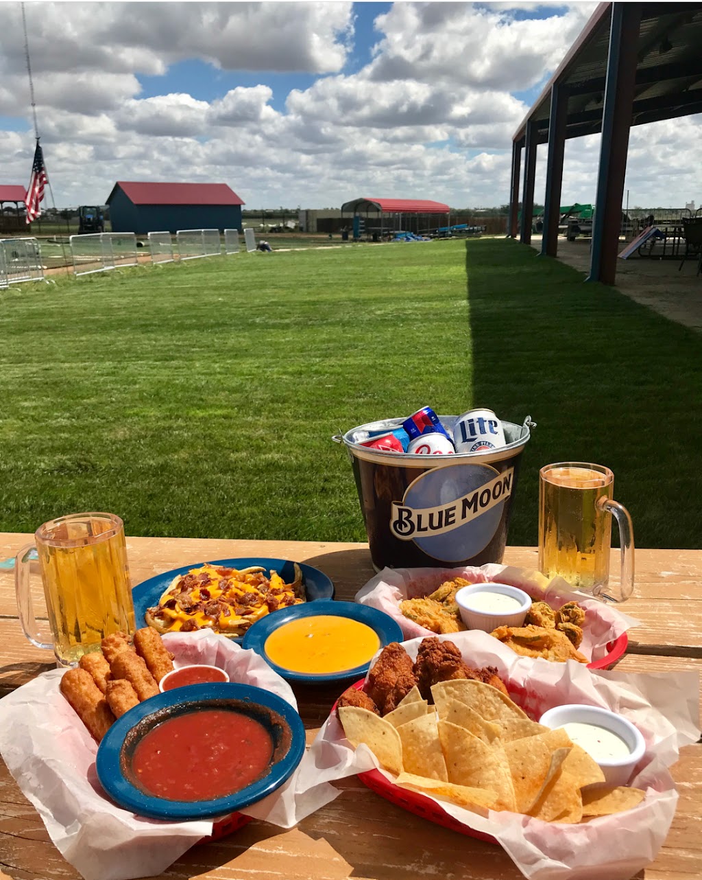 Royal Splash Texas | restaurant | 4000 Interstate 27 Service, Plainview, TX 79072, USA | 8062131313 OR +1 806-213-1313