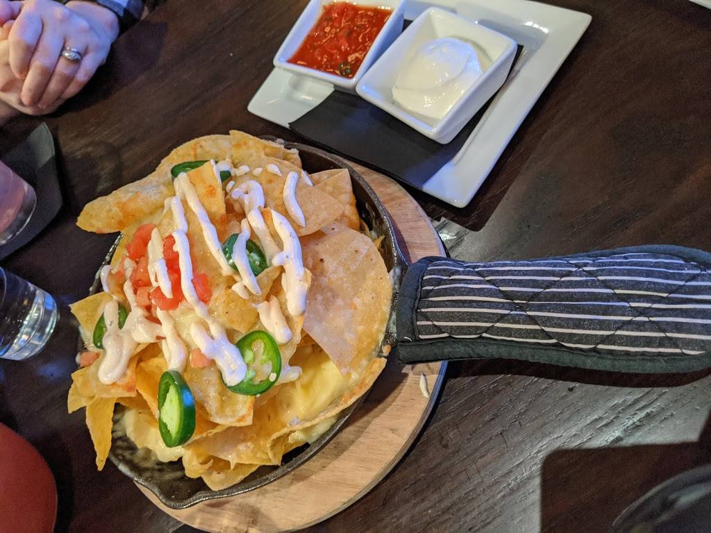 Tavern in the Square Wrentham | restaurant | 1 Premium Outlet Blvd, Suite 252, Wrentham, MA 02093, USA | 7743079900 OR +1 774-307-9900