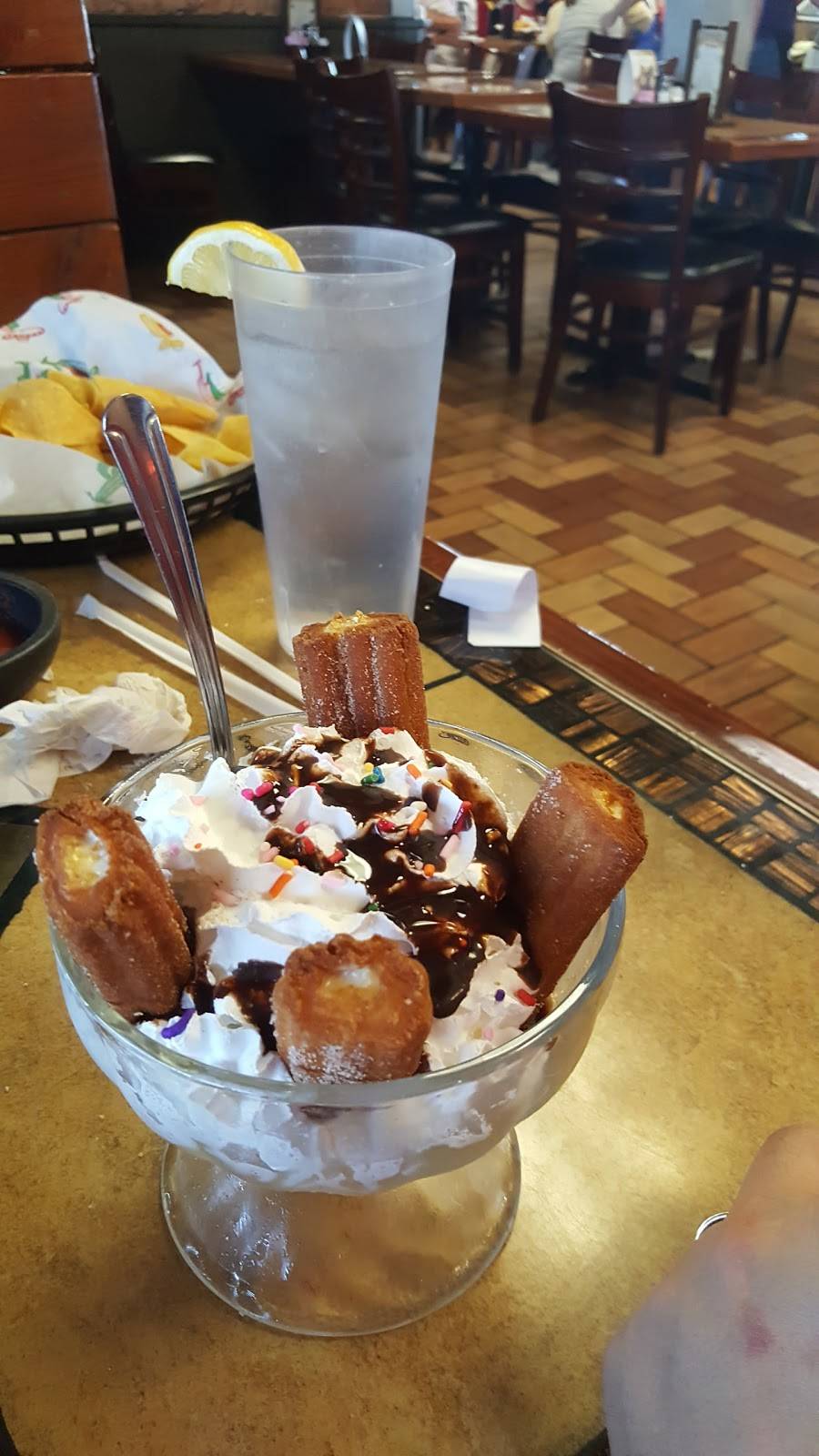 La Fiesta Mexican Restaurant | restaurant | 220 W Almar Dr, Chickasha, OK 73018, USA | 4052223355 OR +1 405-222-3355