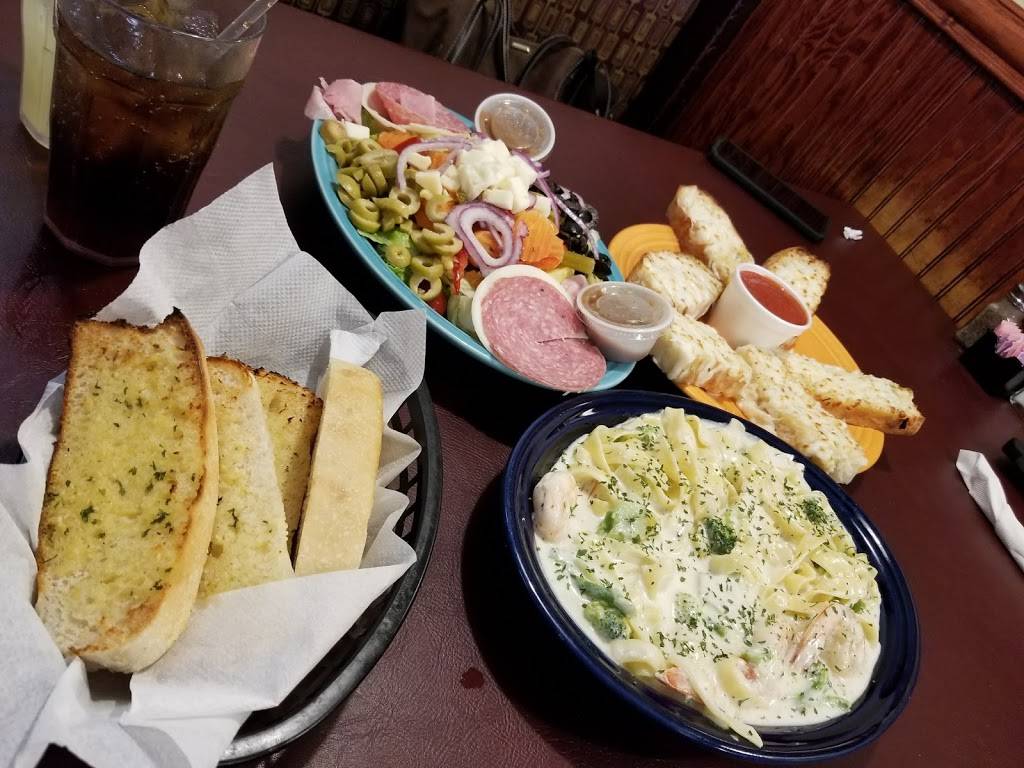 Padrinos Italian Restaurant | restaurant | 135 Beckley Crossing Shopping Center, Beckley, WV 25801, USA | 3042562001 OR +1 304-256-2001