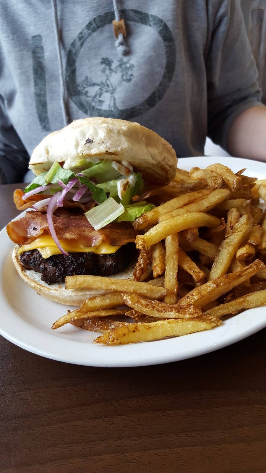 Uncle Archies Grill Inc | restaurant | 804 Simcoe St S, Oshawa, ON L1H 4K6, Canada | 9055760606 OR +1 905-576-0606