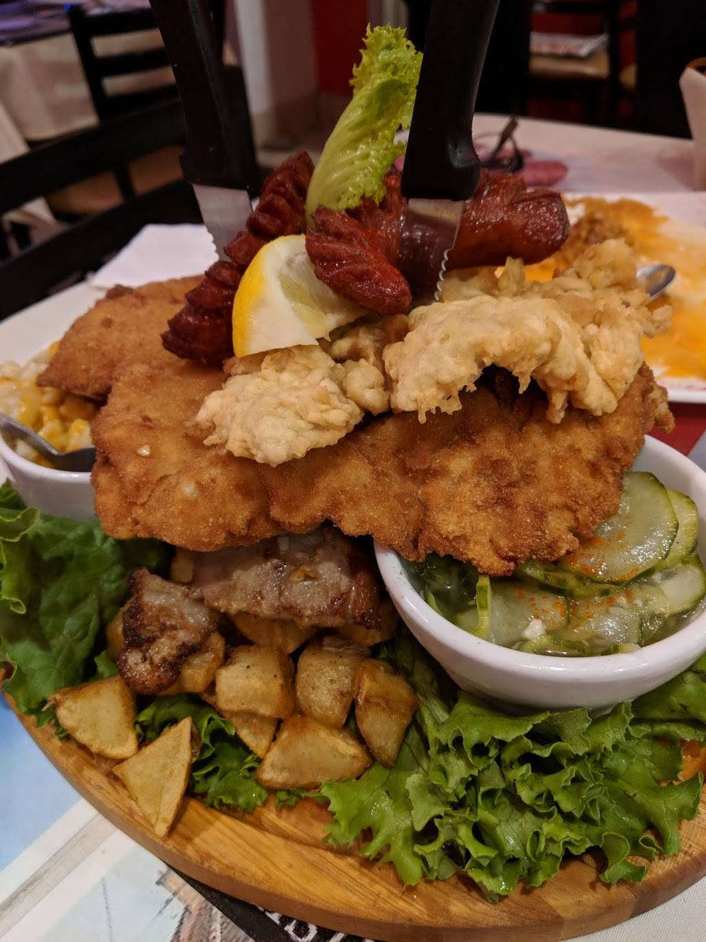 Budapest Restaurant | restaurant | 1959 Gerrard St E, Toronto, ON M4E 2A9, Canada | 6473475047 OR +1 647-347-5047