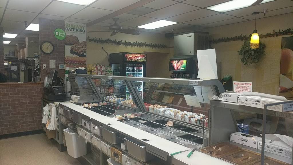 Subway | meal takeaway | 703 228th Ave NE Unit 703, Sammamish, WA 98074, USA | 4258684684 OR +1 425-868-4684