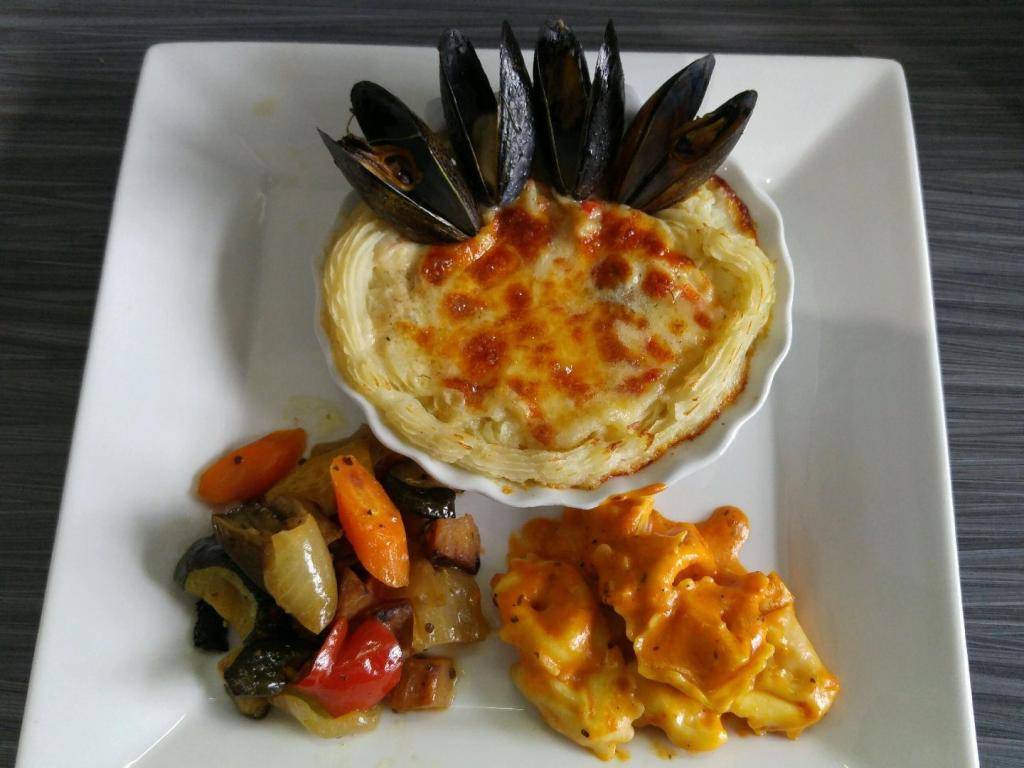 Le Salvatore | restaurant | 1376 Avenue Bourgogne, Chambly, QC J3L 1L3, Canada | 4504034473 OR +1 450-403-4473