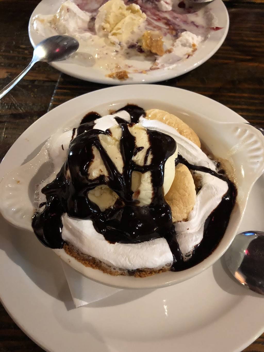 Kirkwood Inn and Saloon | restaurant | CA-88, Kirkwood, CA 95646, USA | 2092587304 OR +1 209-258-7304