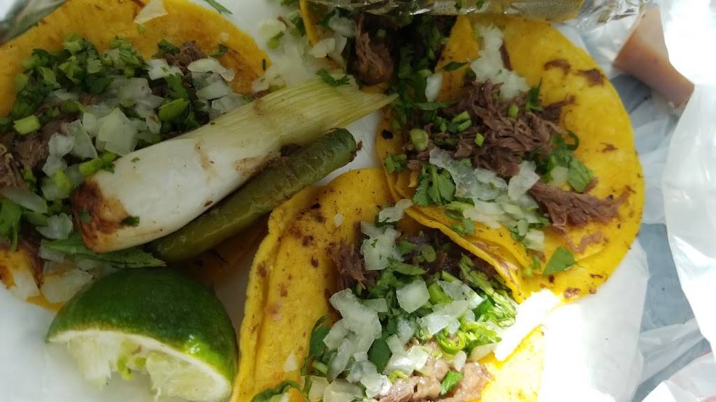 Los Compadres Street Tacos | restaurant | 1228 N Main St, Belton, TX 76513, USA | 2545633606 OR +1 254-563-3606