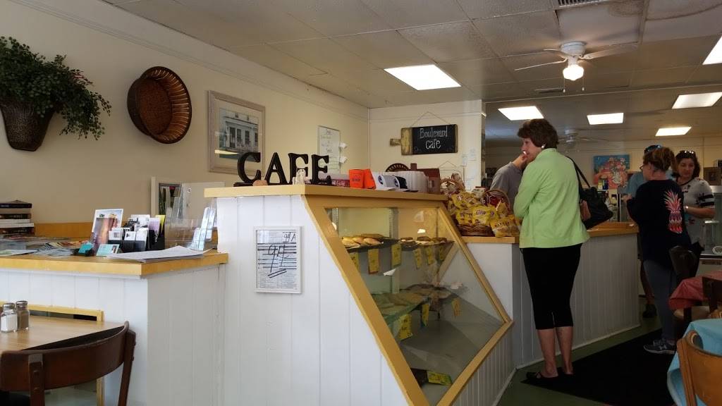 Boulevard Café | restaurant | 1201 Ocean Blvd, St Simons, GA 31522, USA | 9126342415 OR +1 912-634-2415