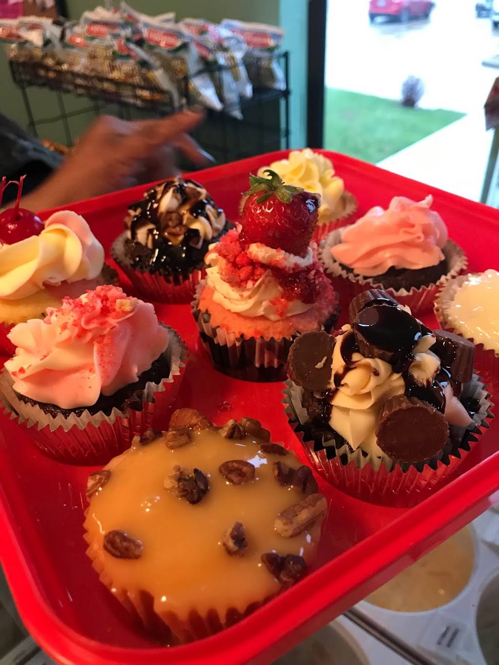 Pirtles Famous Ice Cream | restaurant | 5533, 1040 Carlyle Ave, Belleville, IL 62221, USA | 6182349904 OR +1 618-234-9904