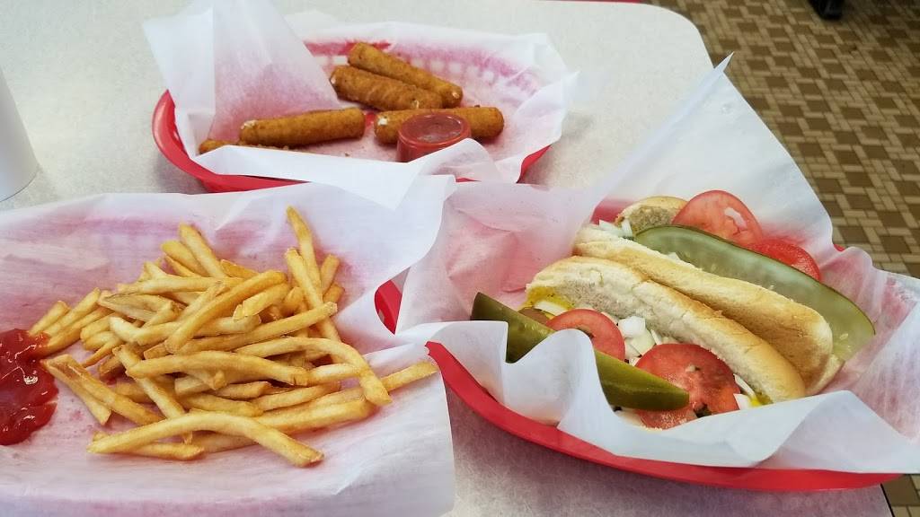 Alexs Restaurant | restaurant | 3709 W Elm St, McHenry, IL 60050, USA | 8153441103 OR +1 815-344-1103