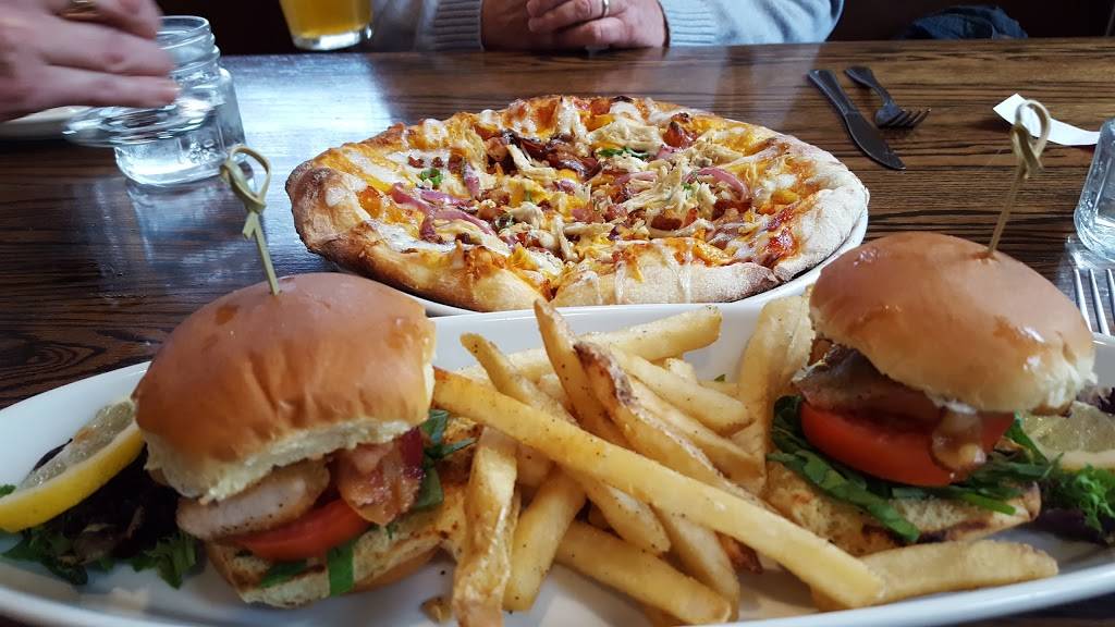 Notch 8 Cafe & Bar | restaurant | 6527-, 6533 E Seneca Turnpike, Jamesville, NY 13078, USA | 3158709132 OR +1 315-870-9132