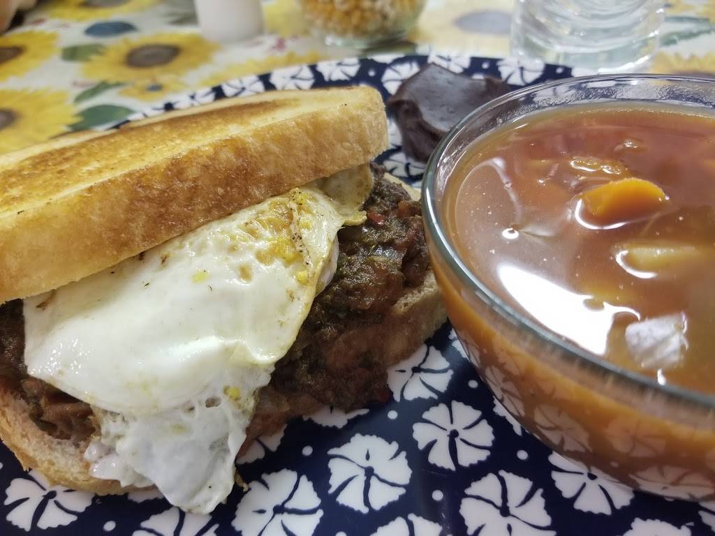 Hens Nest | restaurant | 1110 Cedar St, Bandera, TX 78003, USA | 2109120311 OR +1 210-912-0311